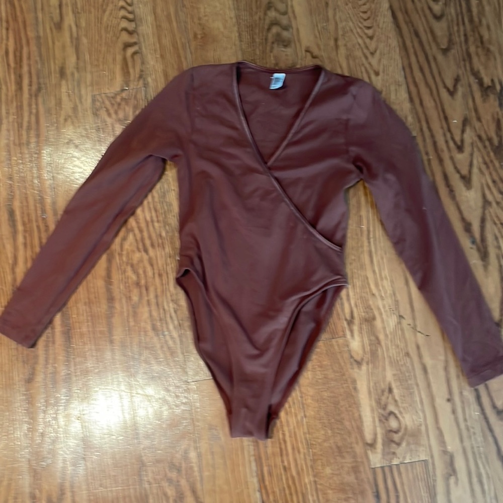 Plunge long sleeves body suit